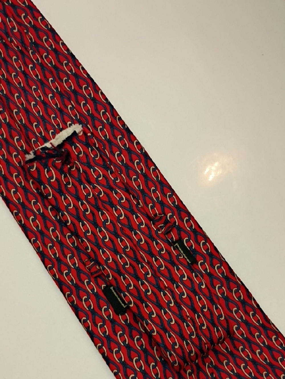 Gucci Red Tie with Blue Oval Motif - Picture 7 of 12
